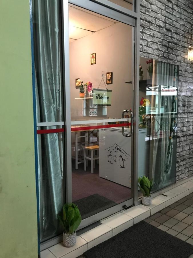 Nusantara Mattwaddien Hostel Kota Kinabalu Exterior photo