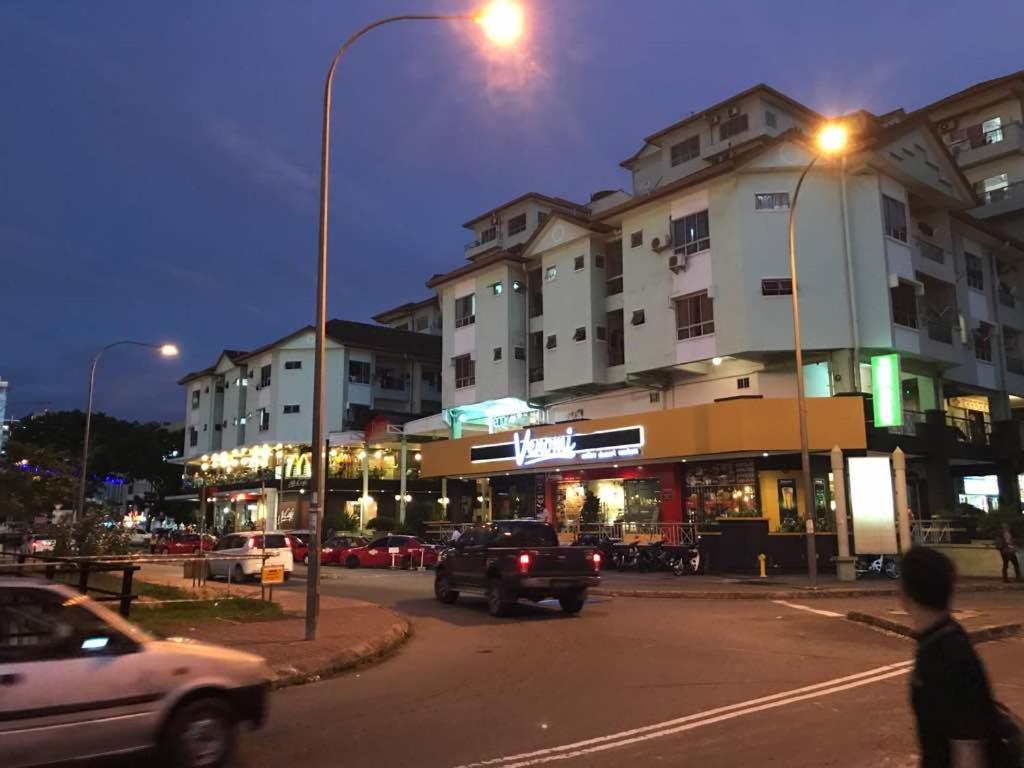 Nusantara Mattwaddien Hostel Kota Kinabalu Exterior photo